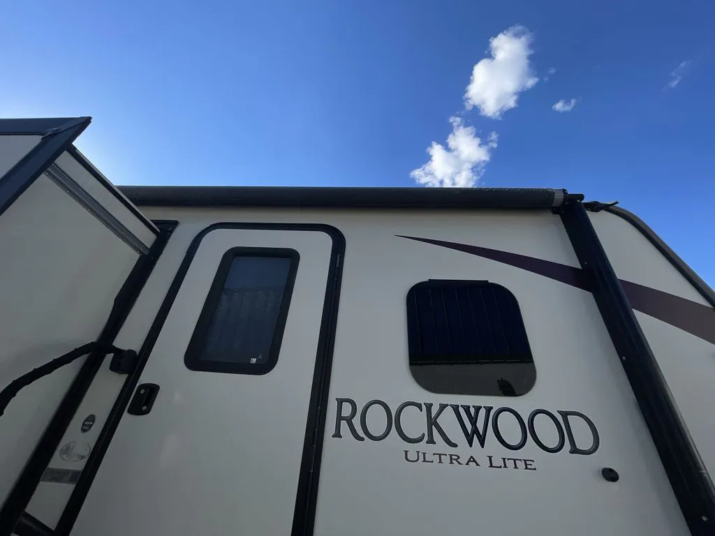 2017 Forest River RV Rockwood Ultra Lite 2304DS - Photo 4