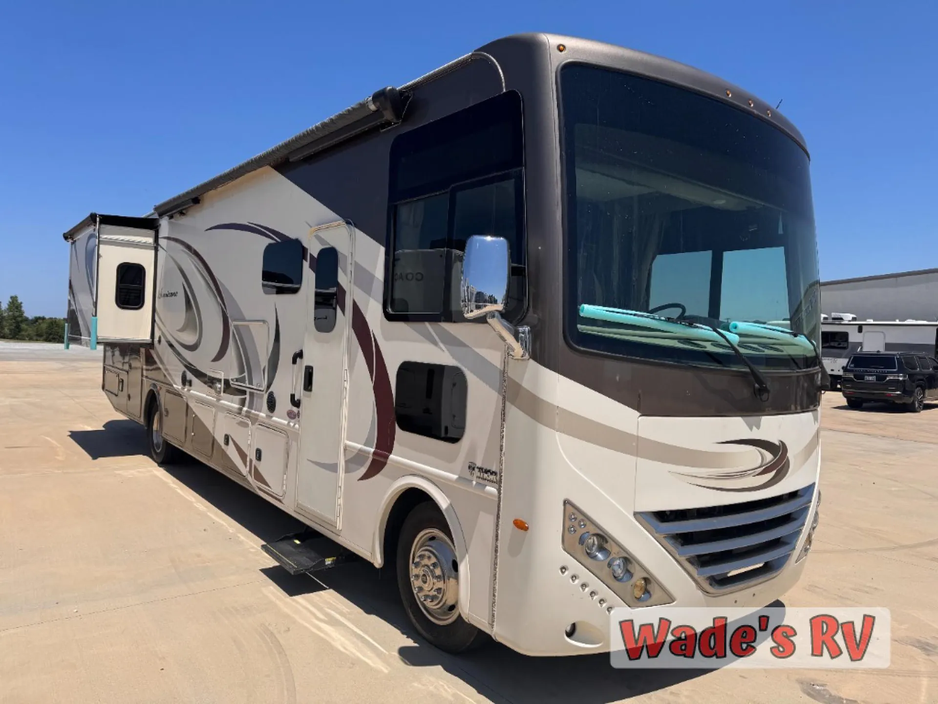 2018 Thor Motor Coach Hurricane 35M - Photo 2