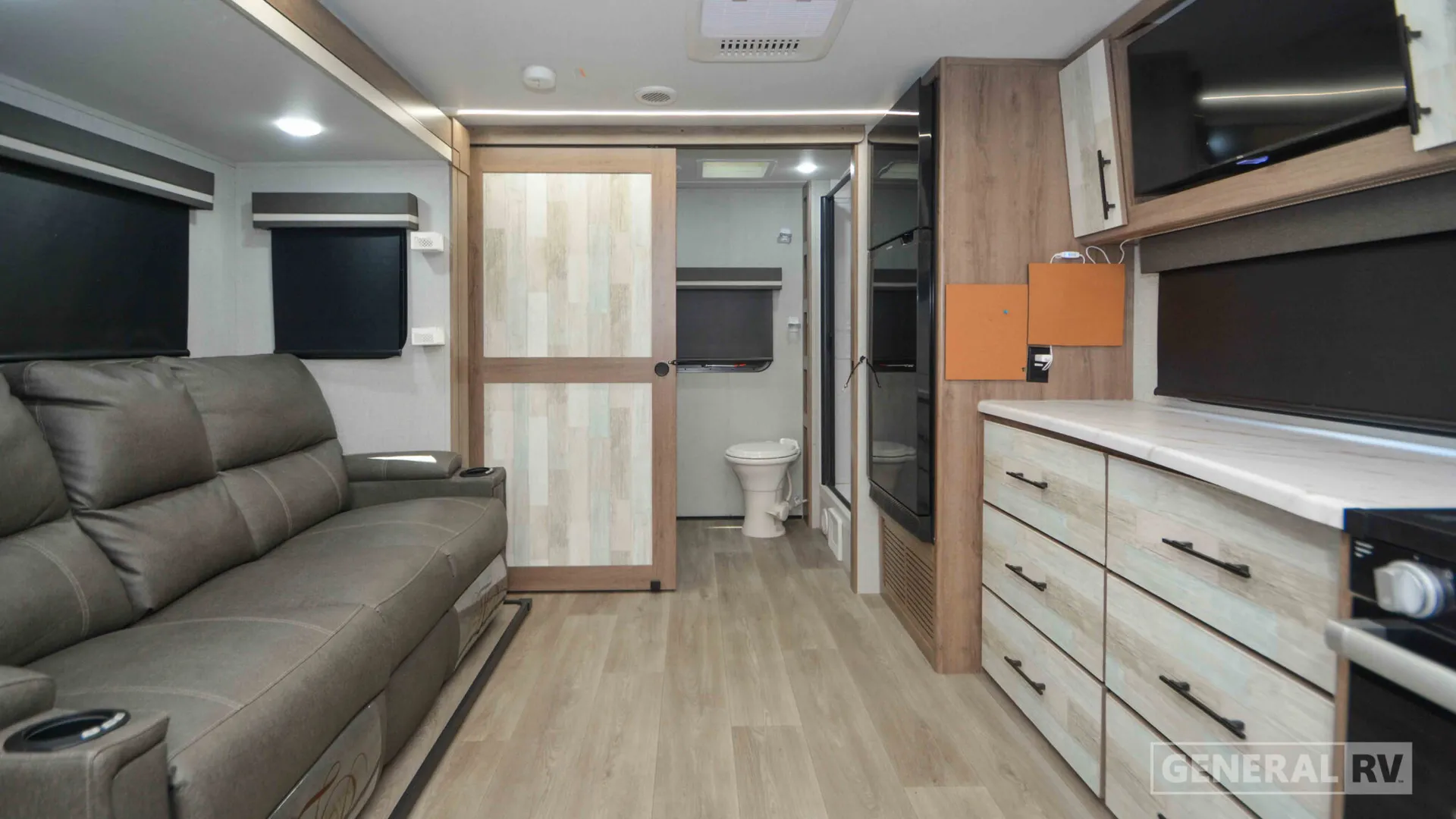 2025 Grand Design Imagine XLS 22RBE - Photo 3
