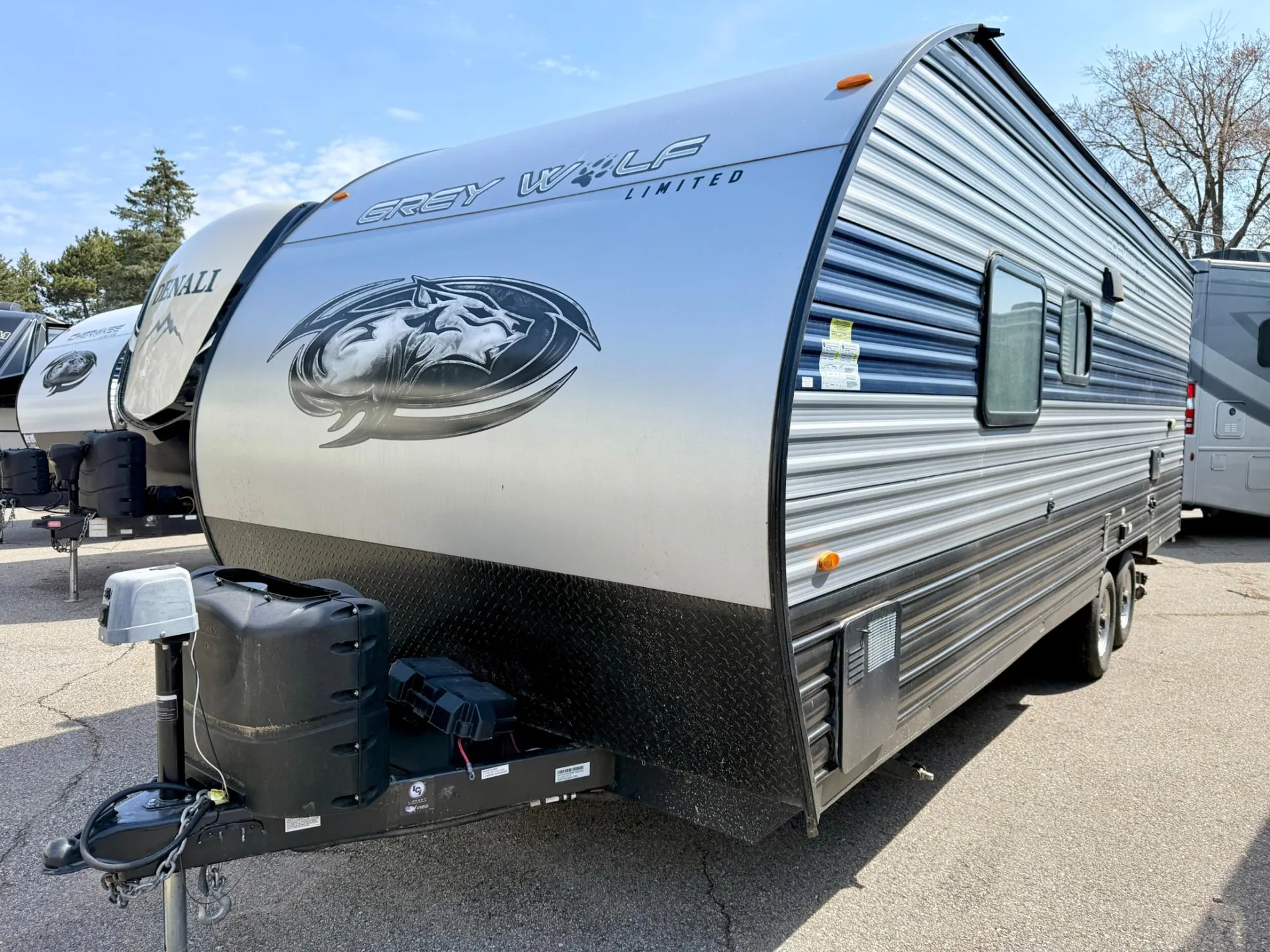 2022 Forest River Cherokee Grey Wolf 27DBH - Photo 3