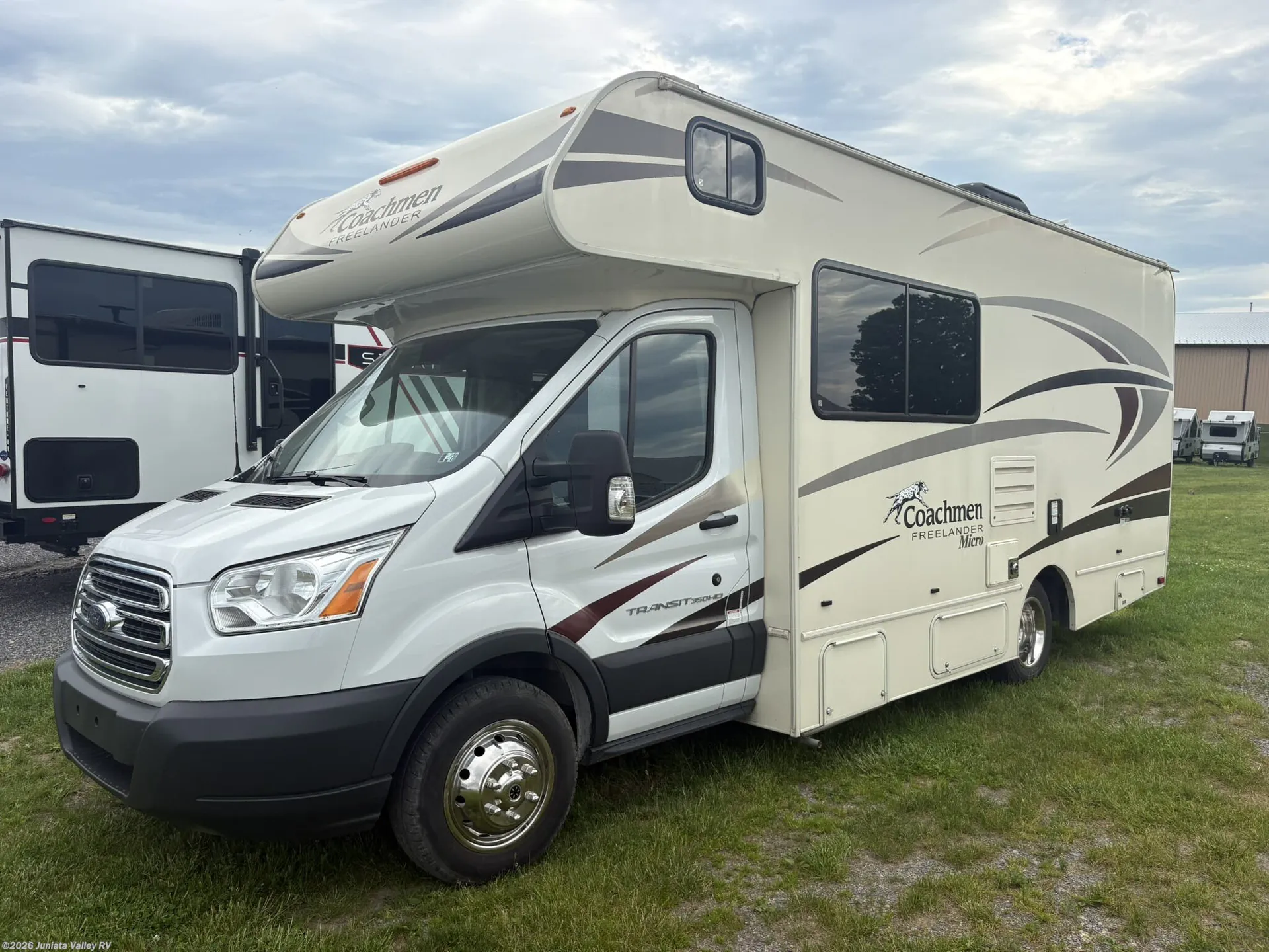 2017 Coachmen Freelander 20CB - Photo 3