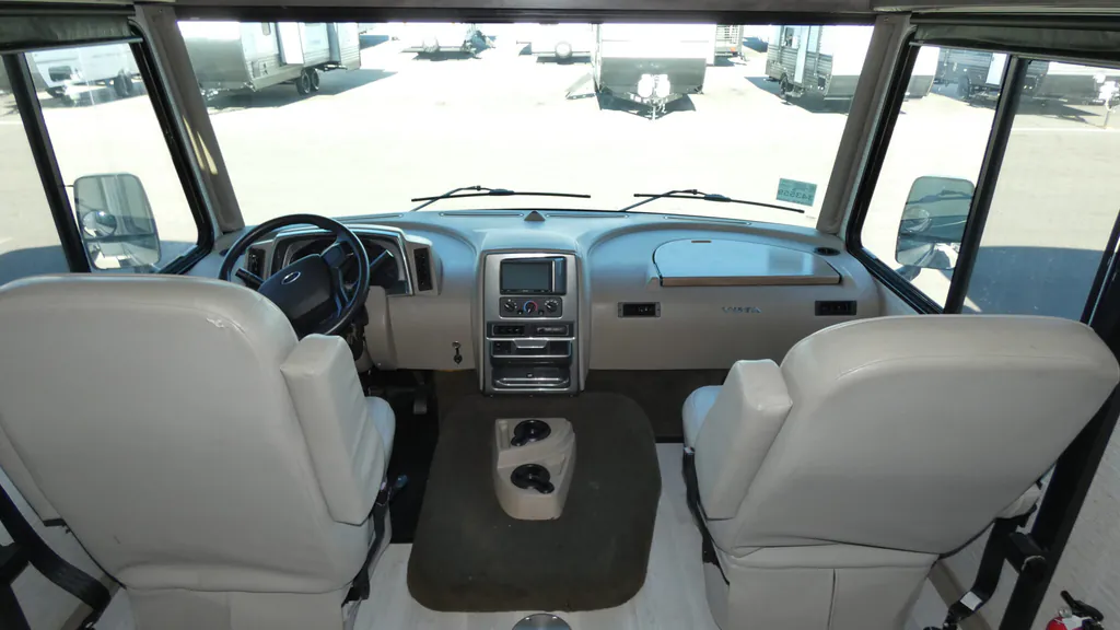 2022 Winnebago Vista 32M, Photos photo 13