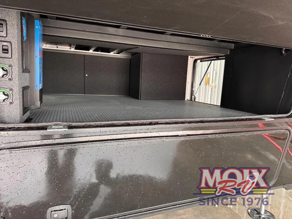 2026 Brinkley Model G 4100, Photos photo 15