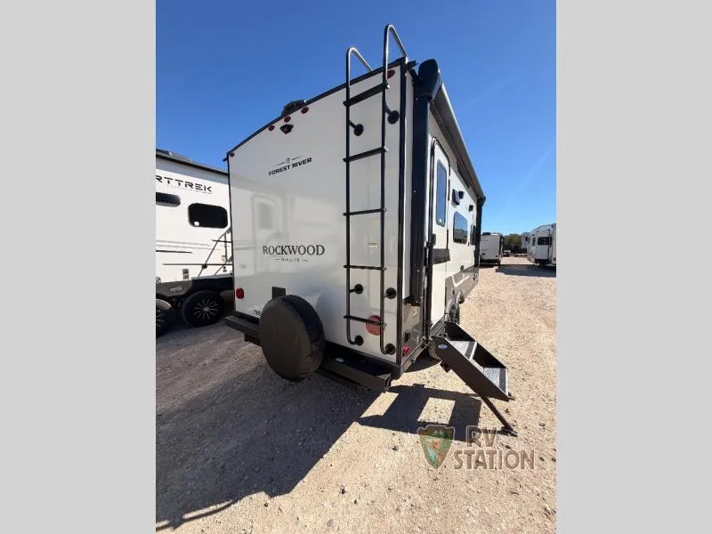 2026 Forest River Rockwood Mini Lite 2109S - Photo 3
