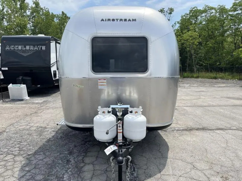 2027 Airstream World Traveler 22RB - Photo 3