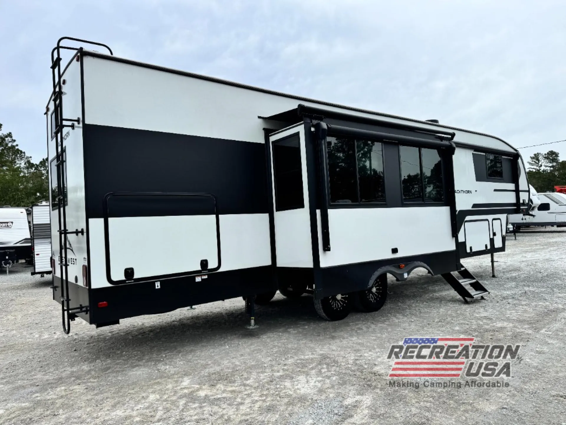 2024 East to West Blackthorn 3700BH-OK
