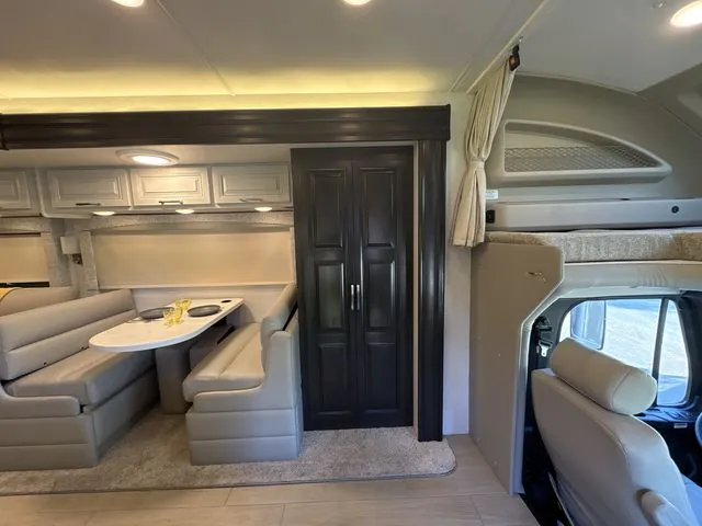 2026 Jayco Seneca Prestige 37K - Photo 4