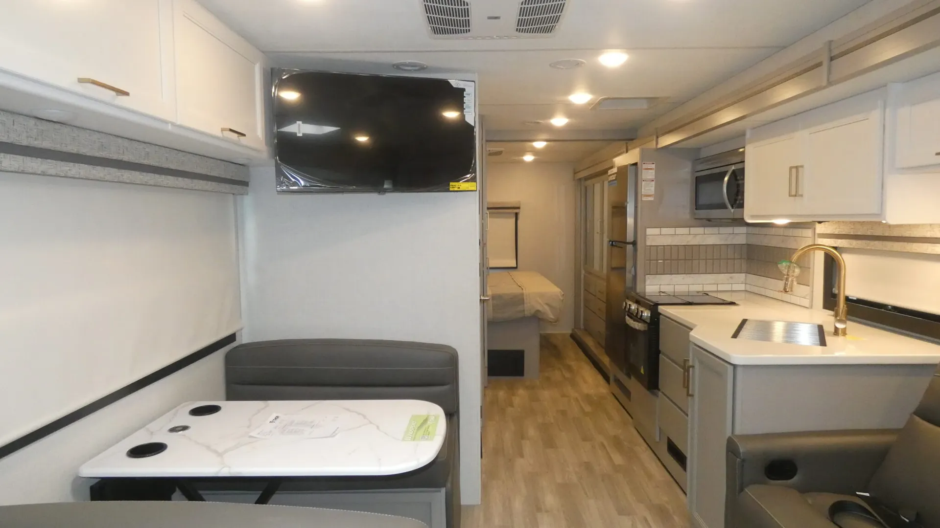 2026 Thor Motor Coach Windsport 29L - Photo 3