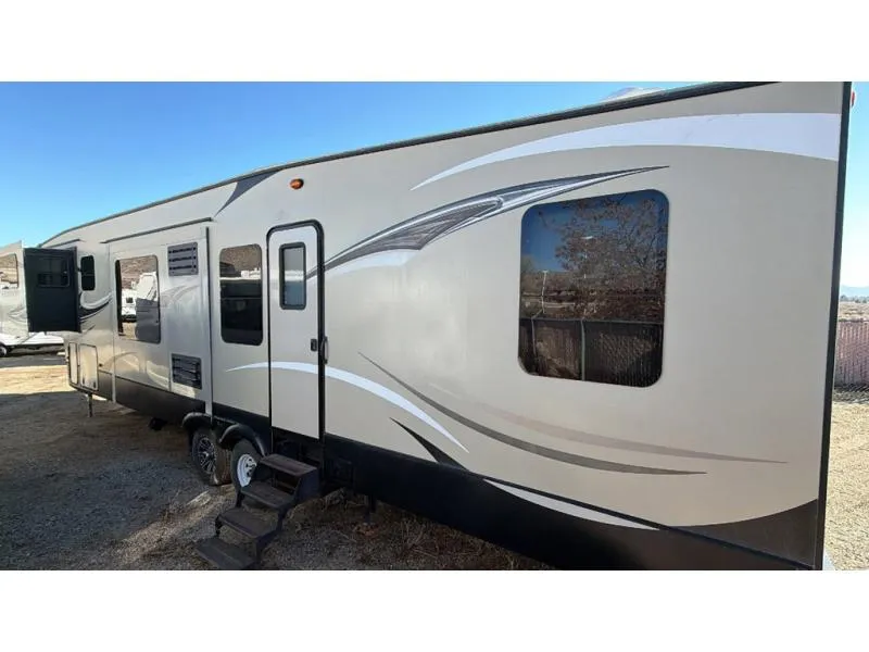 2016 Keystone RV Montana High Country 374FL - Photo 4