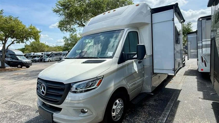 2027 Winnebago View 24R - Photo 4