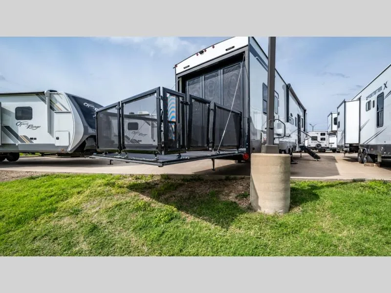 2026 Dutchmen RV Voltage V-Series 3800 - Photo 3