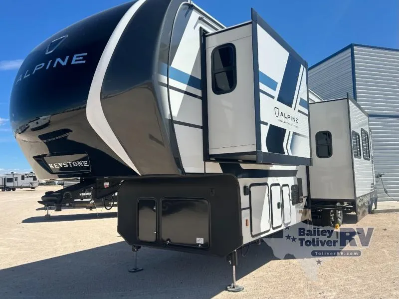 2026 Keystone Alpine Avalanche Edition 366LS - Photo 2