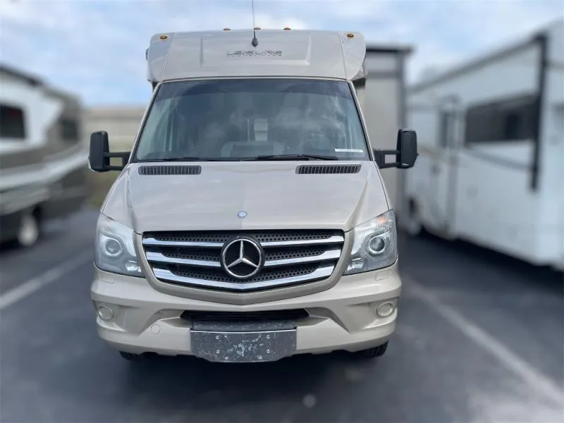 2014 Leisure Travel Vans Unity 24MB - Photo 2