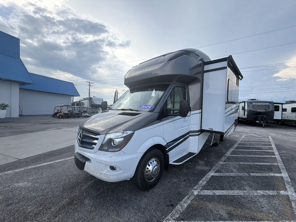 2019 Tiffin Wayfarer 24 TW, Photos photo 6