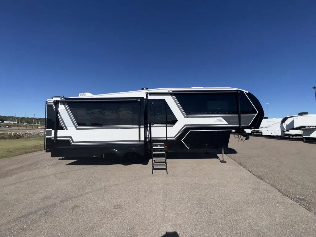 2026 Brinkley Model Z 3100, Photos photo 4