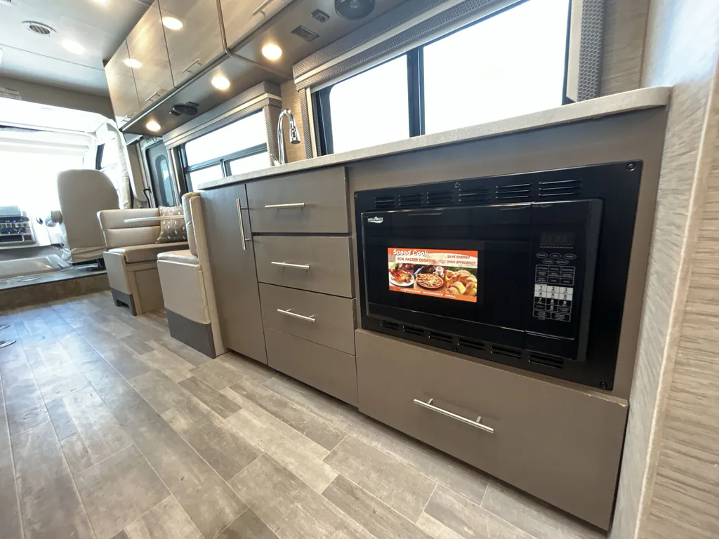 2023 Thor Motor Coach Axis 24.3, Photos photo 13
