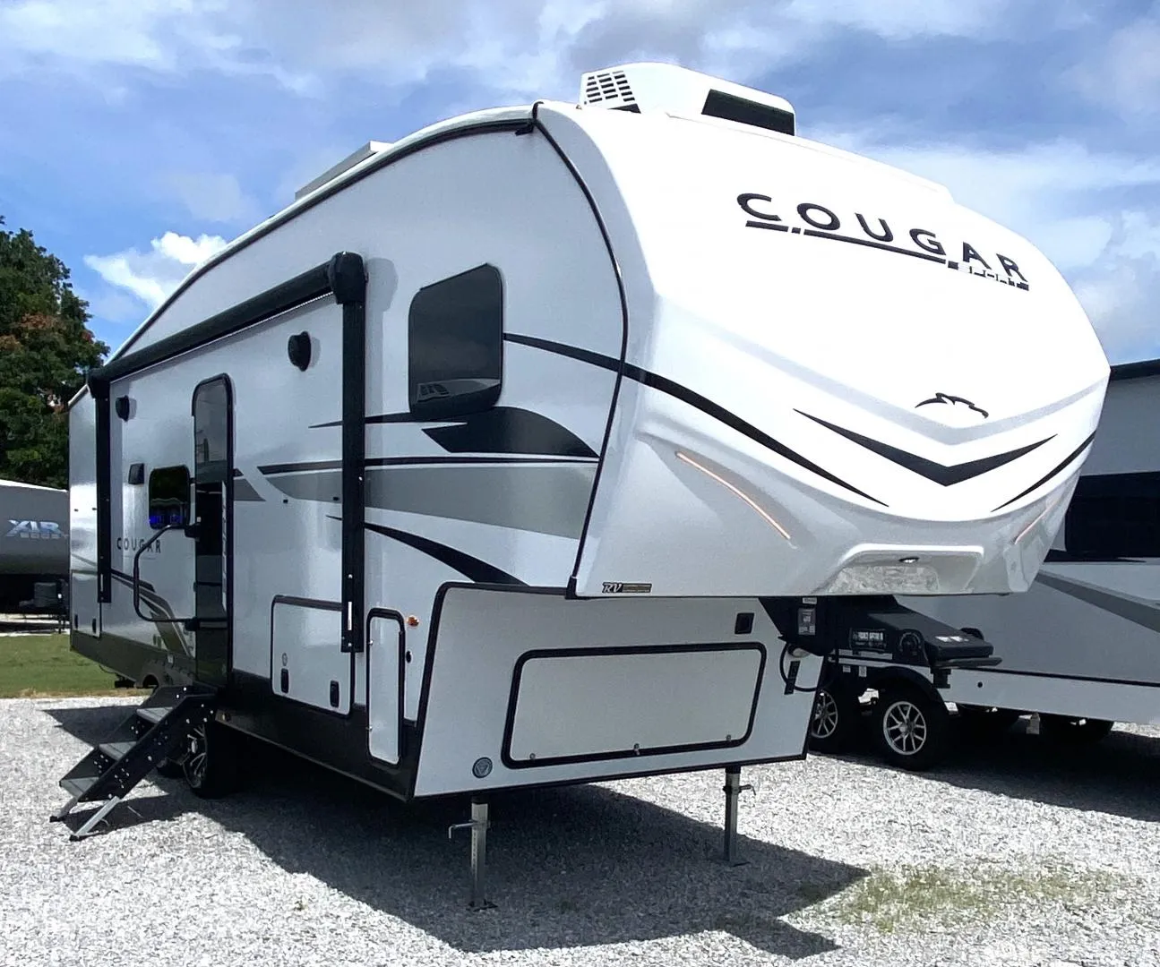 2025 Keystone Cougar Sport 2400RE - Photo 2