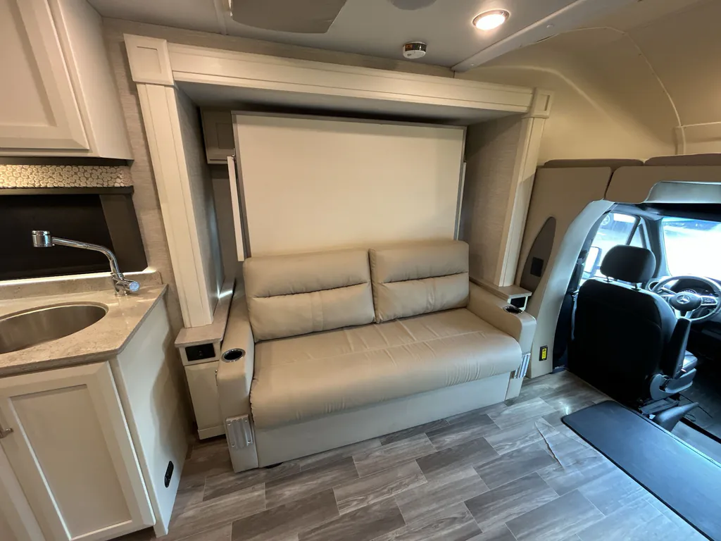 2023 Tiffin Wayfarer 25 JW, Photos photo 8