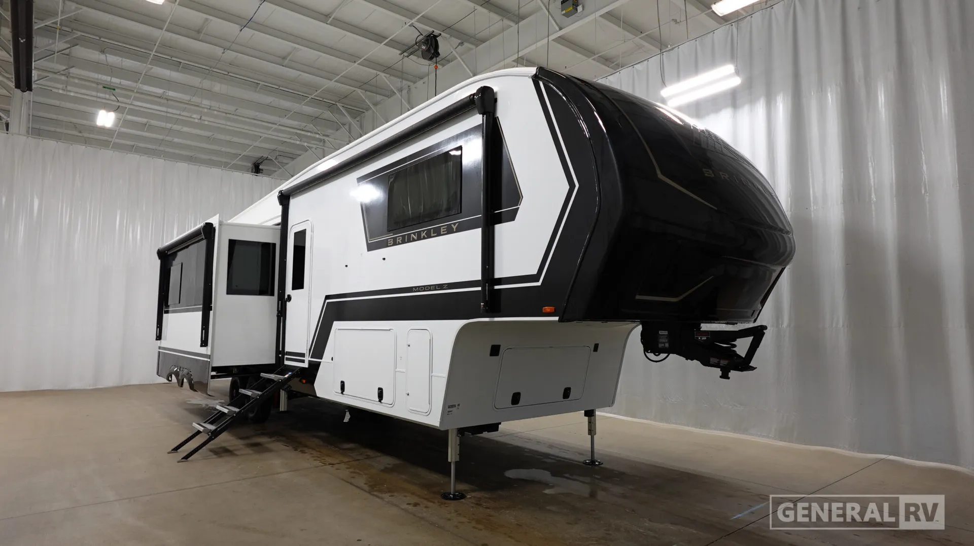 2027 Brinkley Model Z 3515 - Photo 2