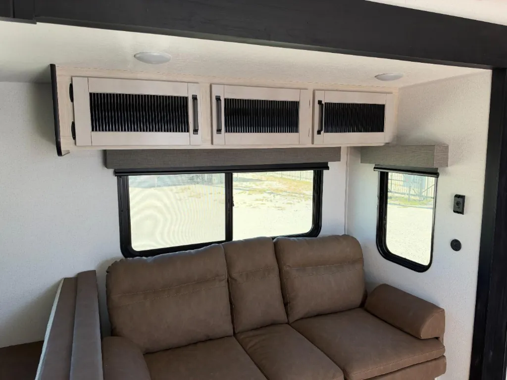 2027 Forest River Puma 32BHQS, Photos photo 15