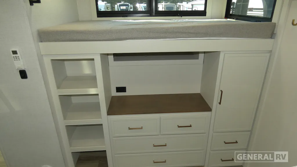 2027 Brinkley Model Z AIR 315, Photos photo 29