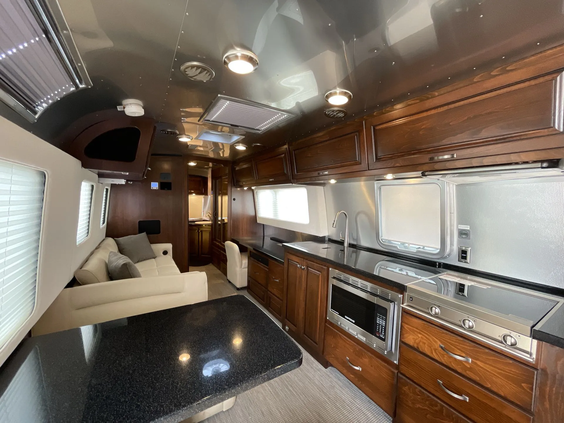 2019 Airstream Classic 30RB Twin - Photo 3