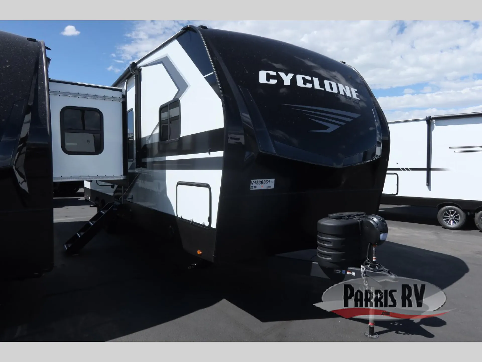 2027 Heartland Cyclone 2816 - Photo 2