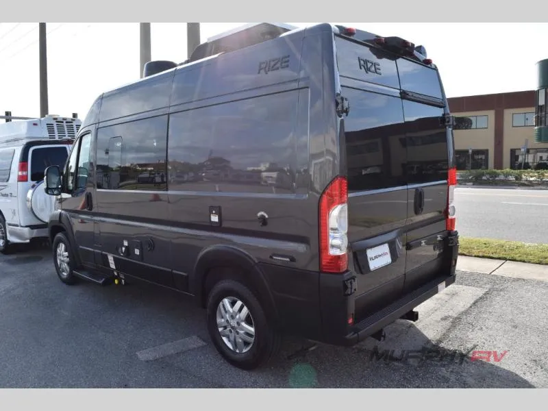 2023 Thor Motor Coach Rize 18M - Photo 4