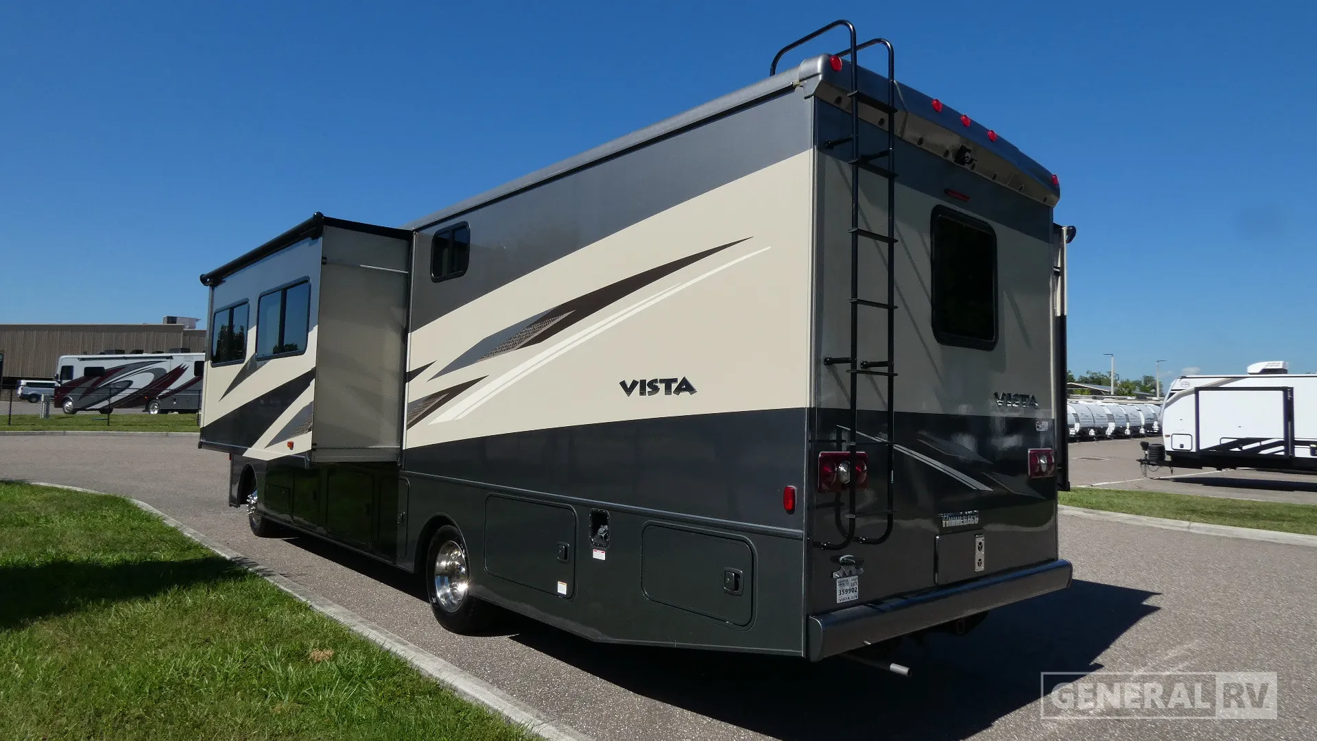 2020 Winnebago Vista 32Y - Photo 4