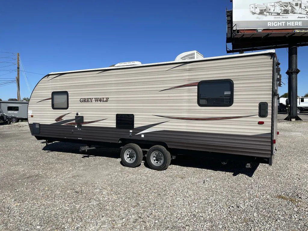 2017 Forest River Cherokee Grey Wolf 22RR — Photo 5
