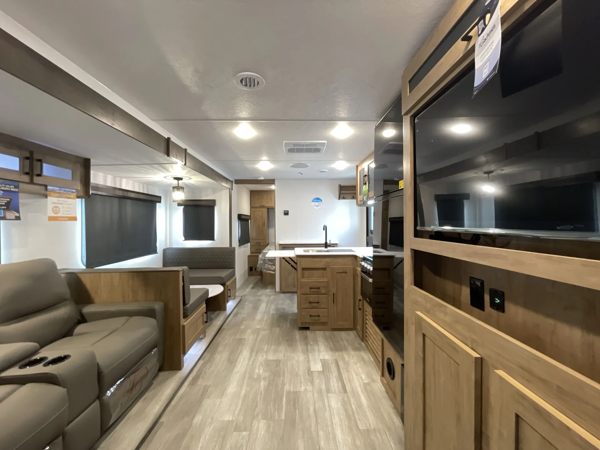 2024 Coachmen Freedom Express Ultra Lite 288BHDS — living area main