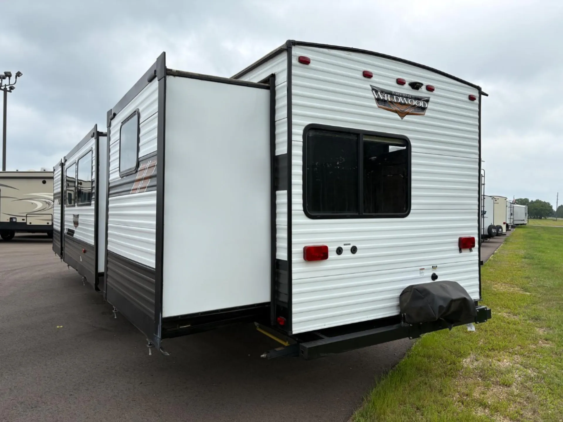 2020 Forest River Wildwood 33TS - Photo 4