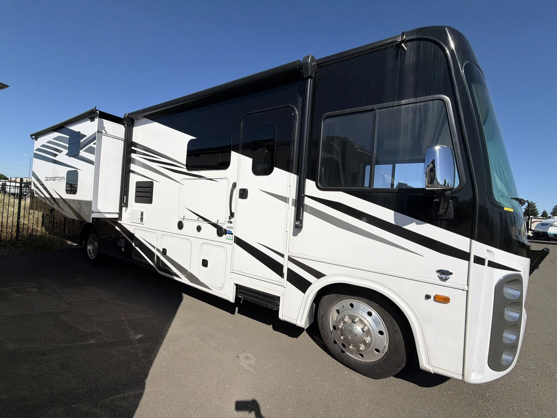 2023 Forest River Georgetown 5 Series GT5 36B5 — campside