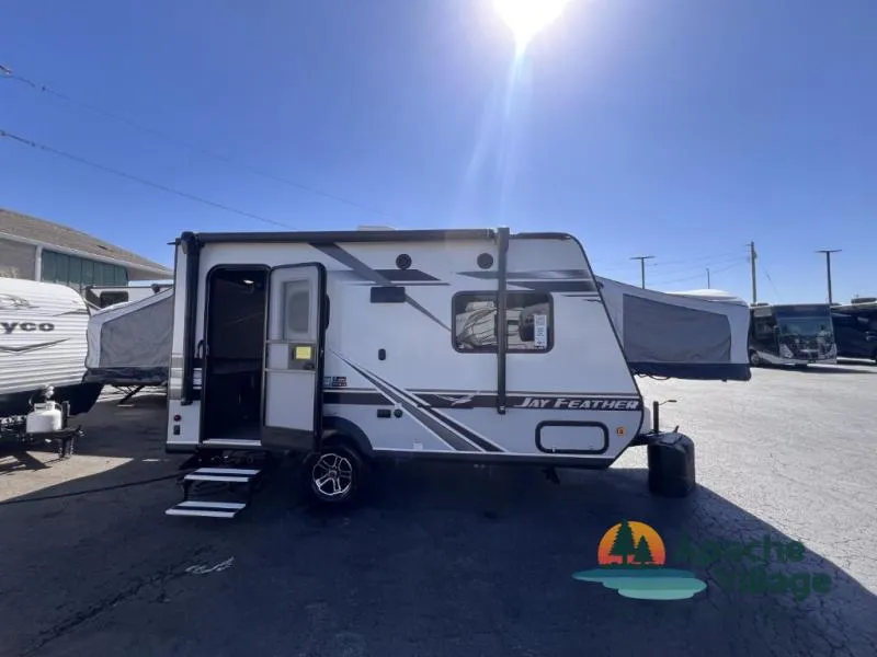 2020 Jayco Jay Feather 17Z - Photo 2