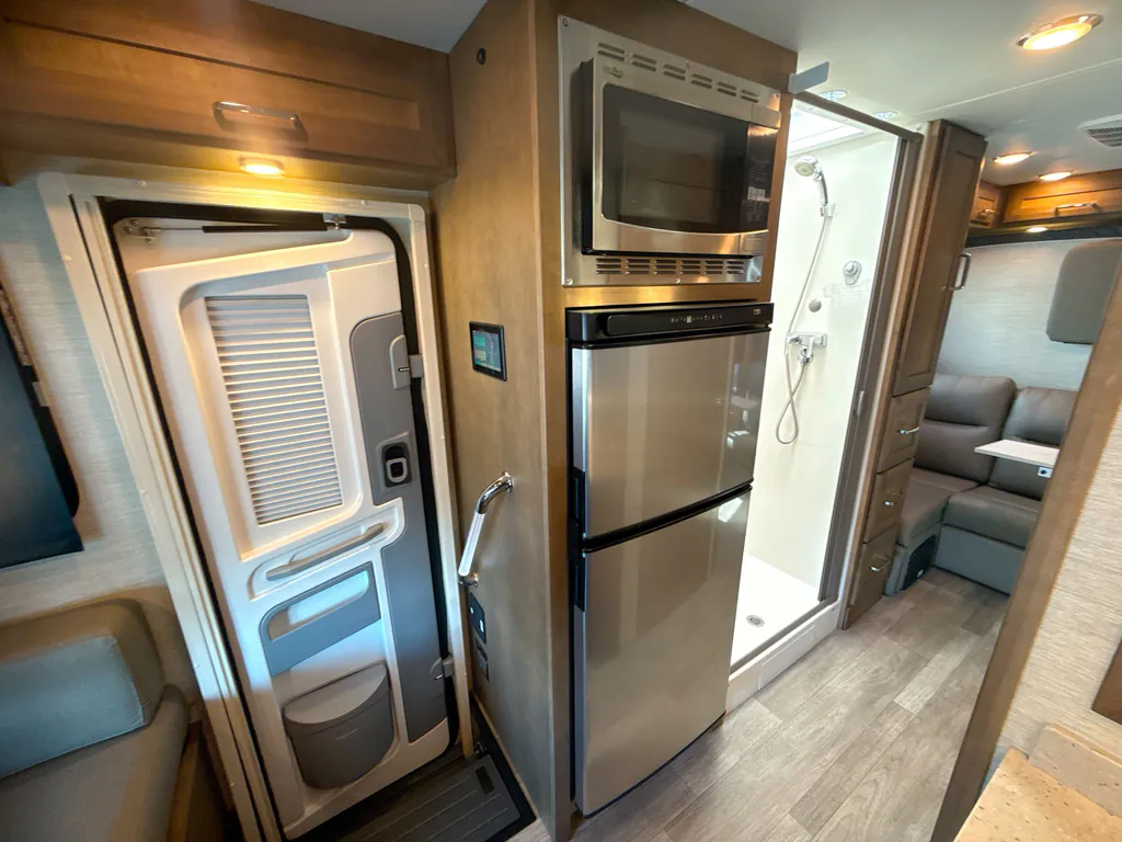2024 Tiffin Wayfarer 25 RLW, Photos photo 11