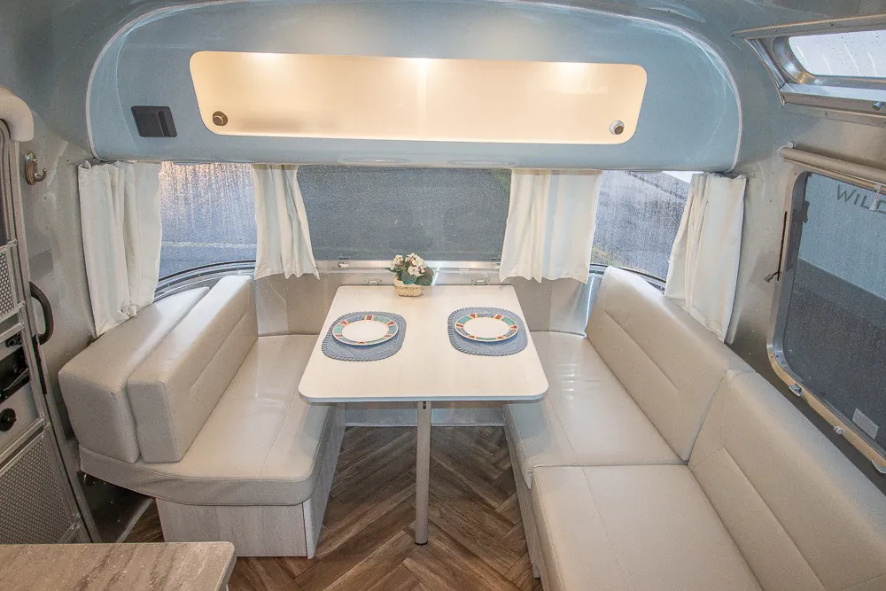 2021 Airstream International 27FB Twin - Photo 3