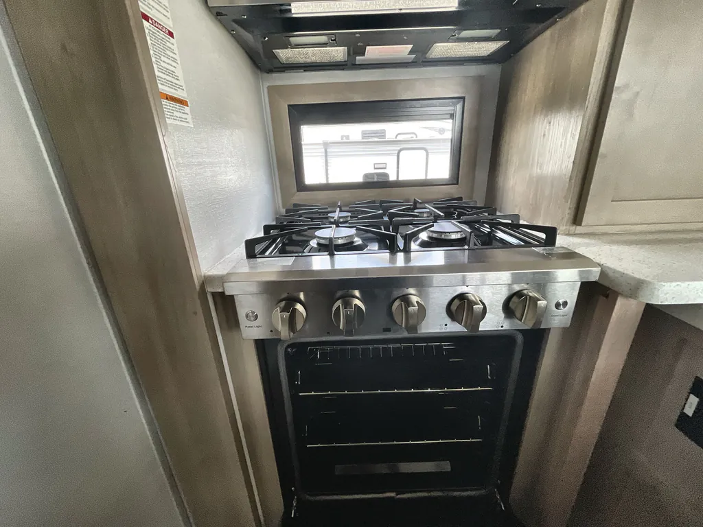 2026 Keystone Raptor 433, Photos photo 11
