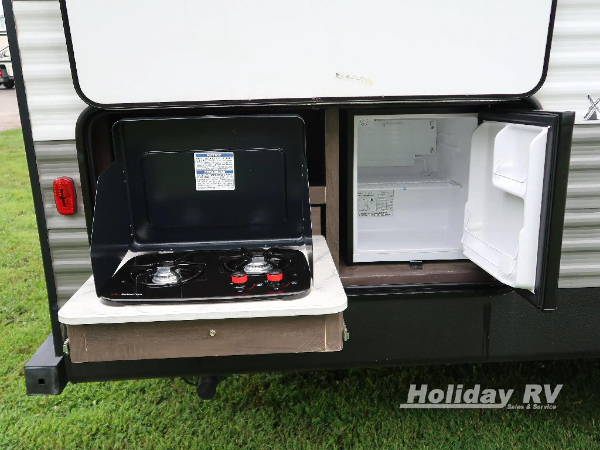 2021 Dutchmen Coleman Lantern 242BHWE dealer photo 10 from Holiday RV Sales and Service