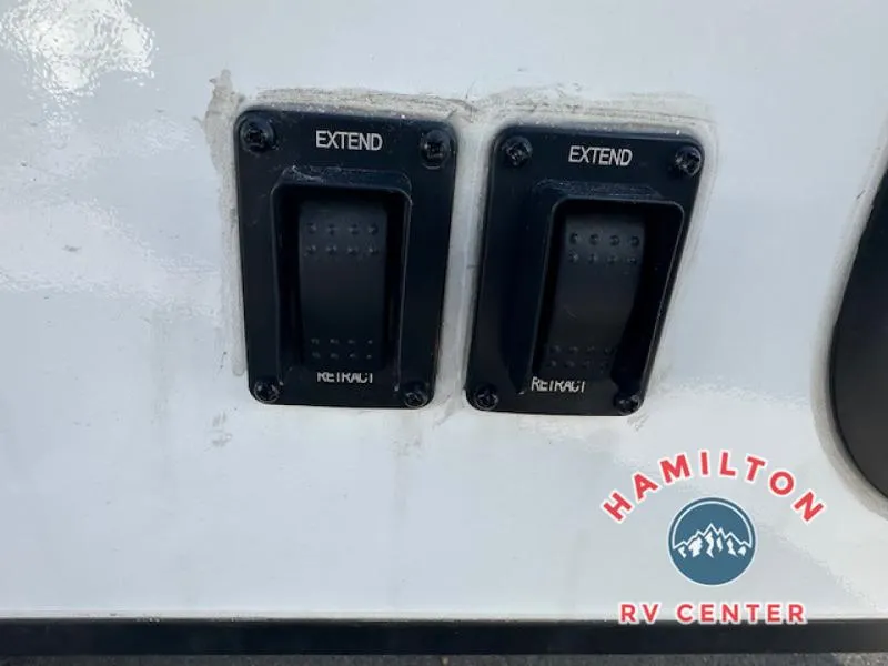 2025 Winnebago Micro Minnie 1821FB - Photo 3