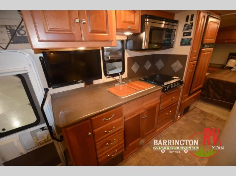 2013 Winnebago Aspect 27K - Photo 3