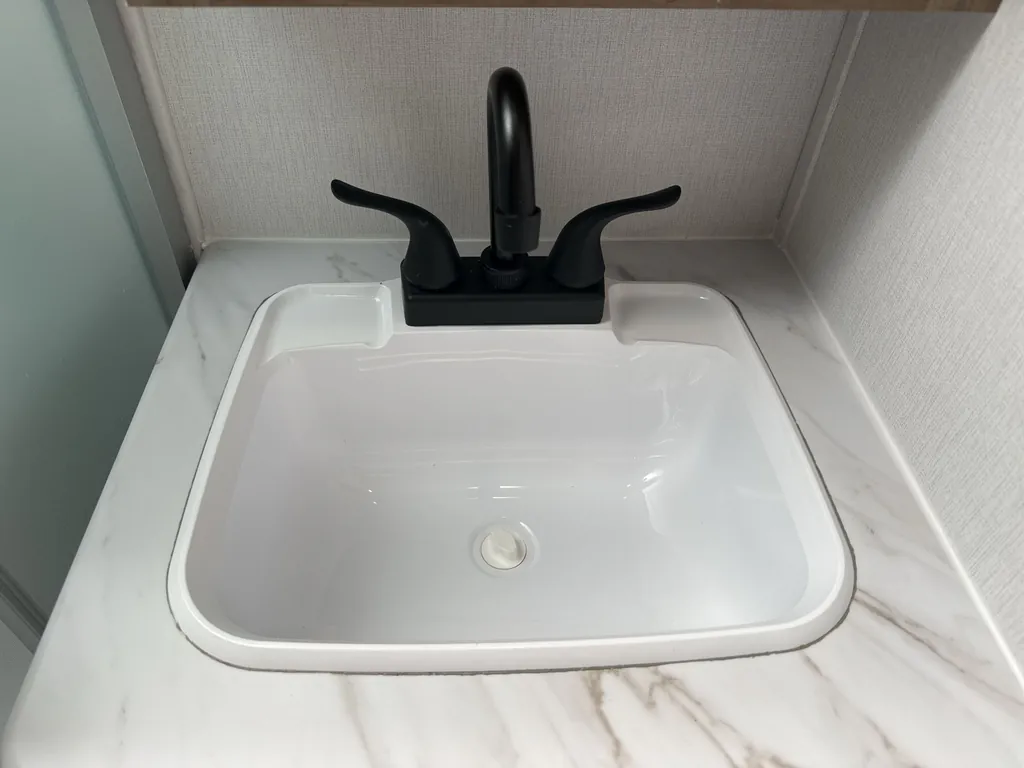 2025 Coachmen Freedom Express Ultra Lite 258BHS, Photos photo 20