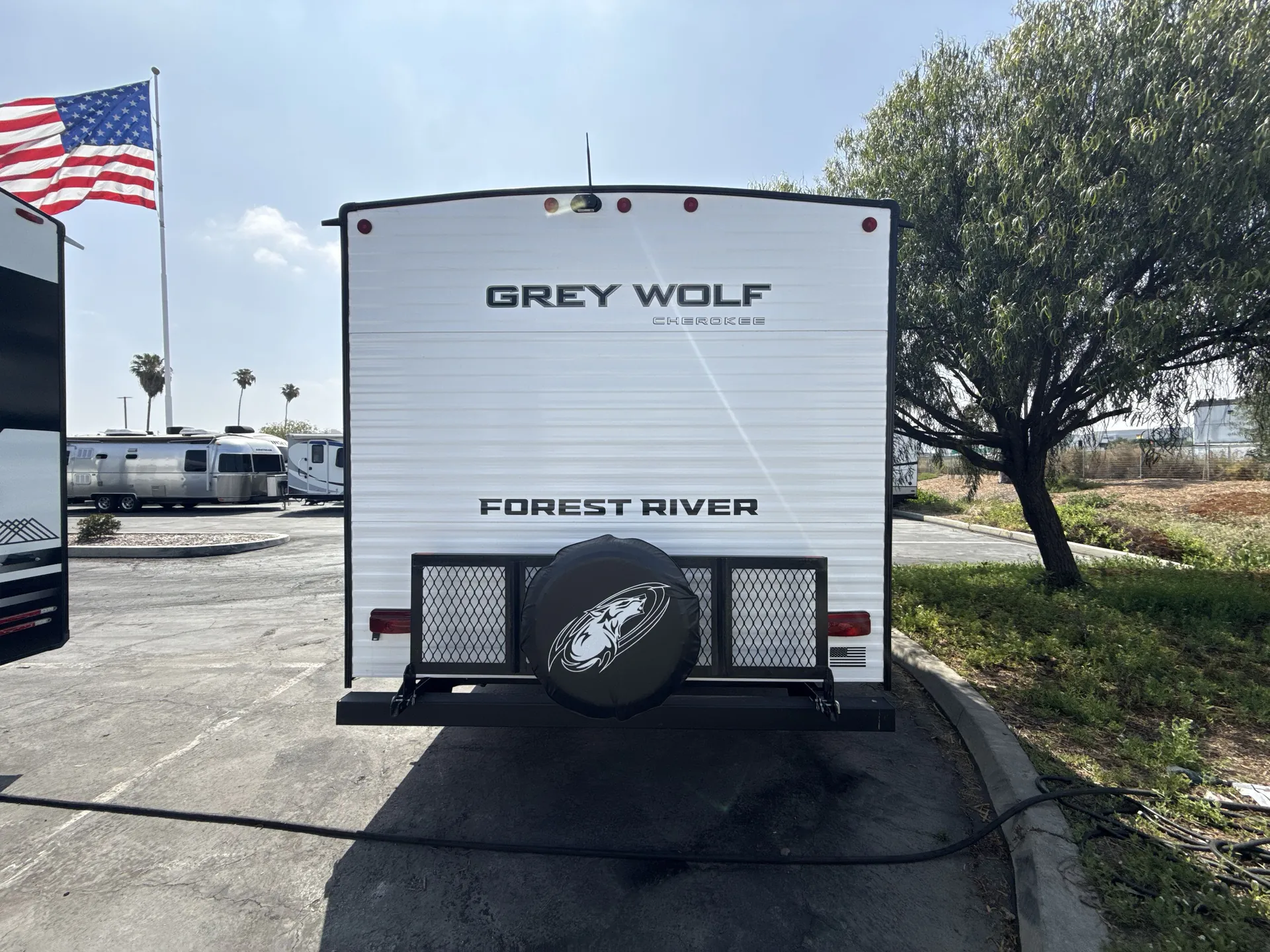 2027 Forest River Cherokee Grey Wolf 26DJSE — backside