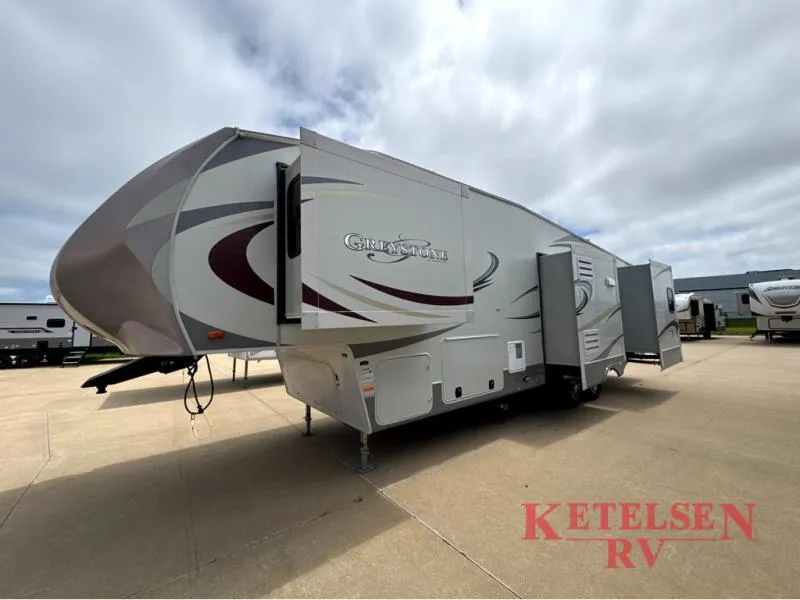 2012 Heartland Greystone 33QS - Photo 2