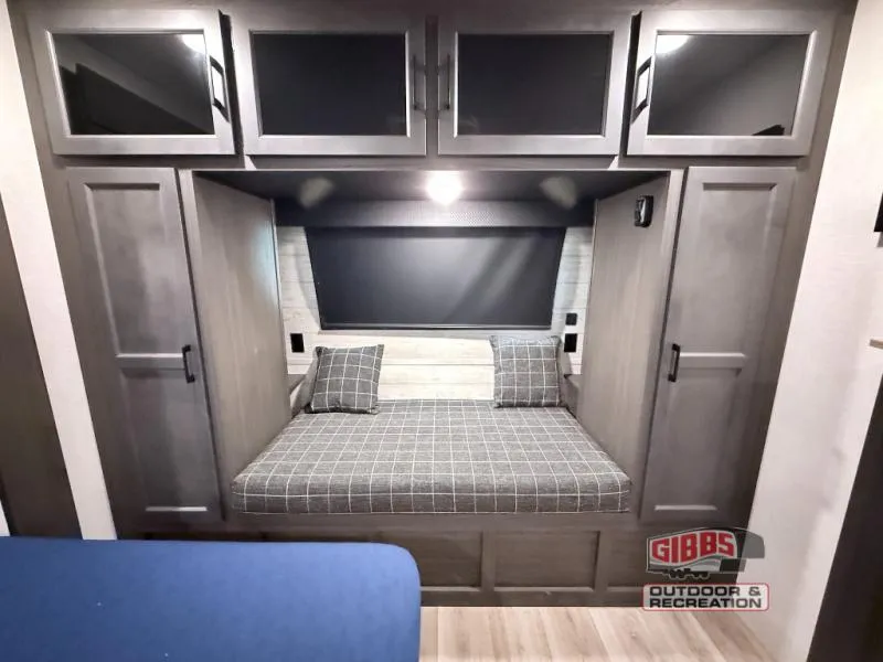 2025 Venture RV SportTrek Touring Edition 312VBH - Photo 4
