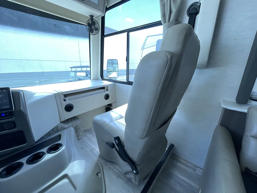 2024 Thor Motor Coach Freedom Traveler A32, Photos photo 22
