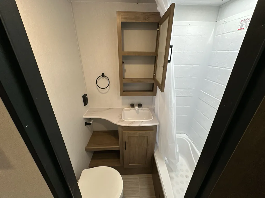 2024 Coachmen Freedom Express Select 29SE, Photos photo 25