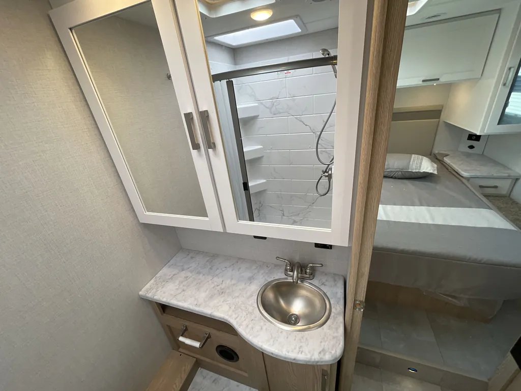 2026 Thor Motor Coach Freedom Elite 28HE, Photos photo 13