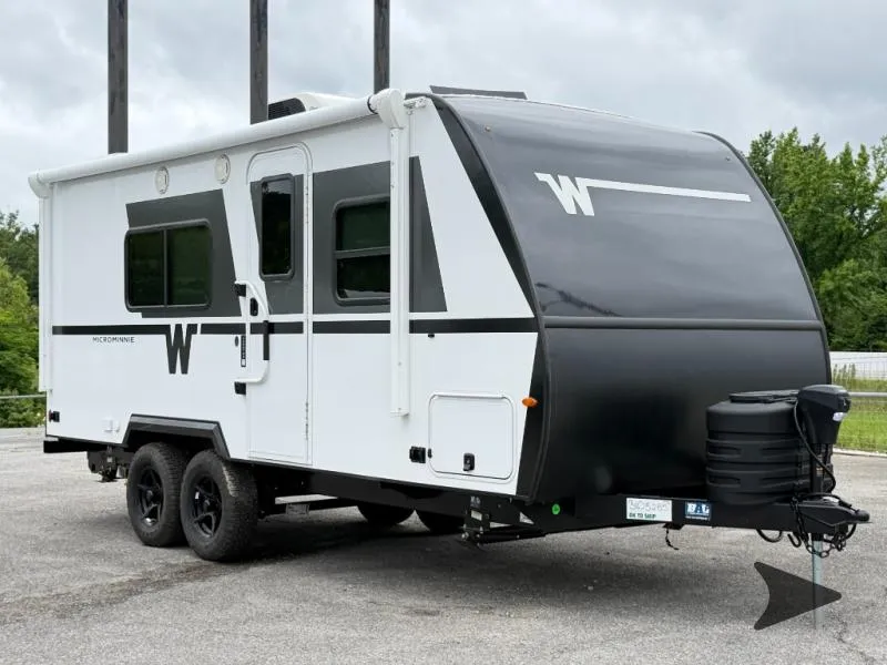 2026 Winnebago Micro Minnie 2000TRB - Photo 2