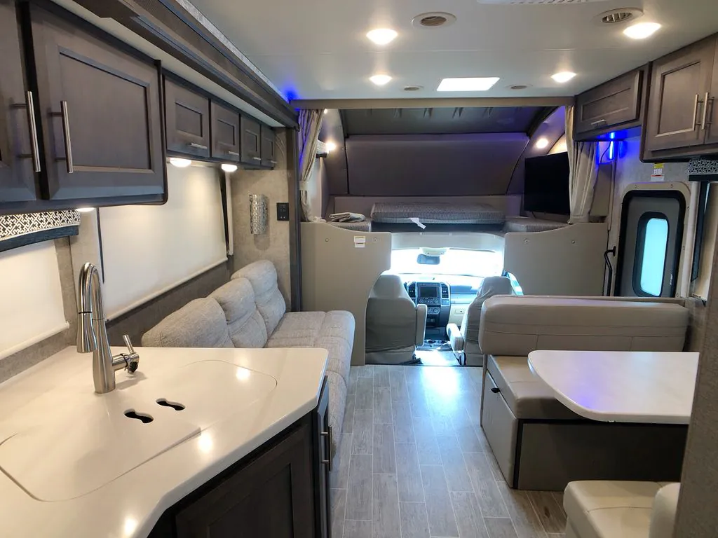 2021 Thor Motor Coach Omni SV34 - Photo 3