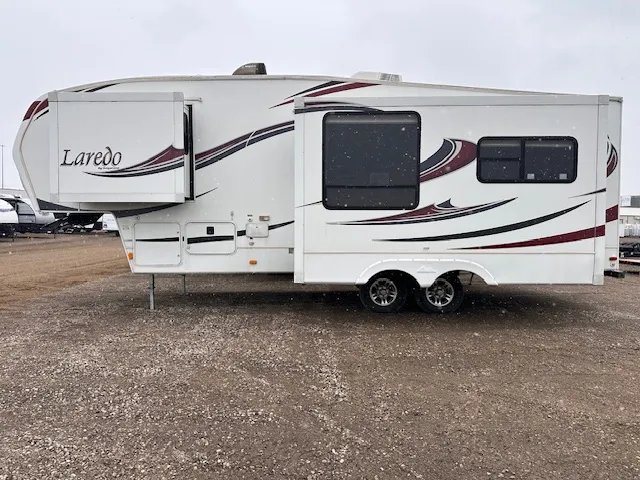 2011 Keystone Laredo 266RL - Photo 3